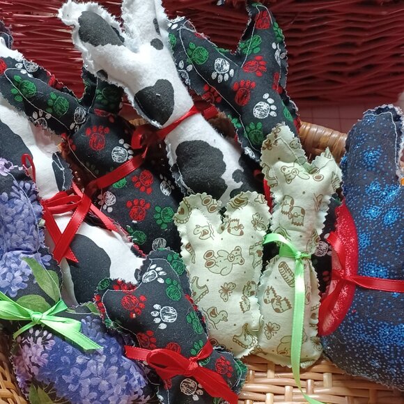 Easter Bunnies handemade Custom Cotton fabric 8 to 11" - Picture 2 of 4